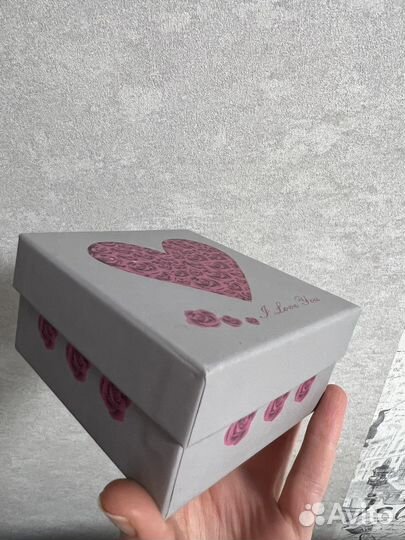 Подарочная коробка