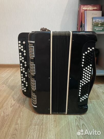 Баян Сатурн