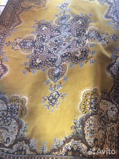 Шерстяной ковер