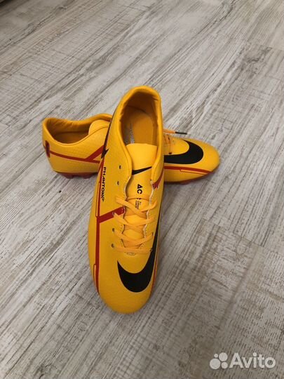 Футбольные бутсы