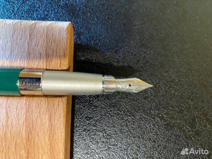 Перьевая ручка pelikan