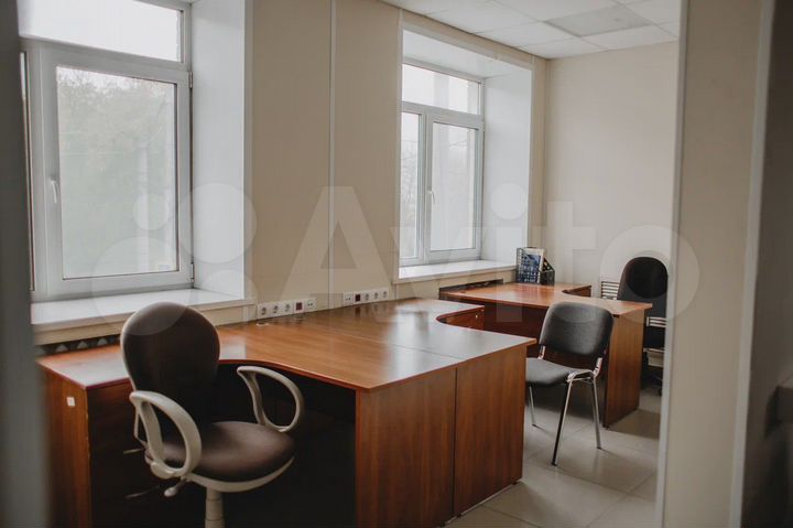 Офис с рабочими местами, 28 м²