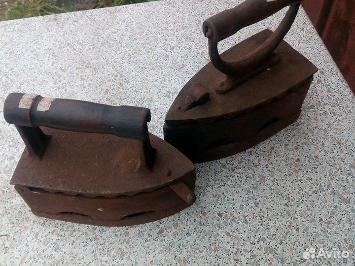 Утюг старинный