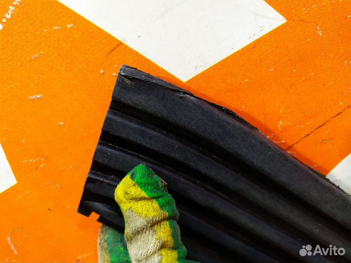 Накладка подножки правая Lexus Lx 3 URJ200 2015-Нв