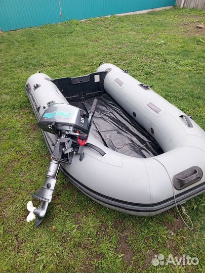 Лодка с мотором