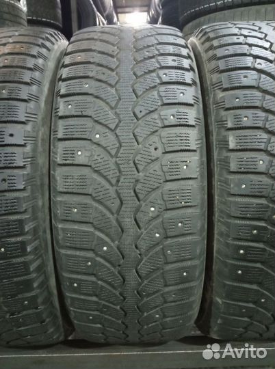 Bridgestone Blizzak Spike-01 215/60 R16 98W
