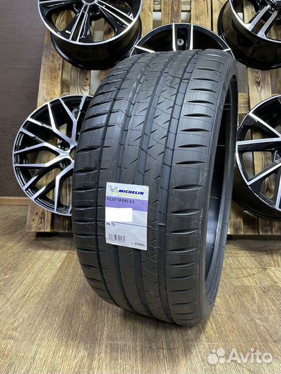 Michelin Pilot Sport 4 S 255/35 R19 96Y