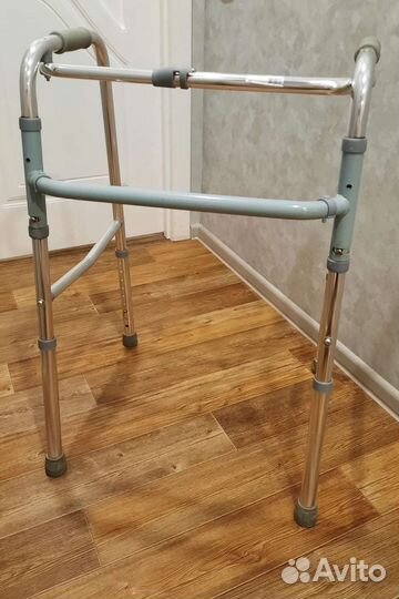 Ходунки для пожилых инвалидов