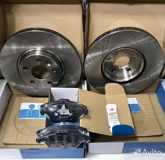 Тормозные диски + колодки передние Ford Mondeo IV