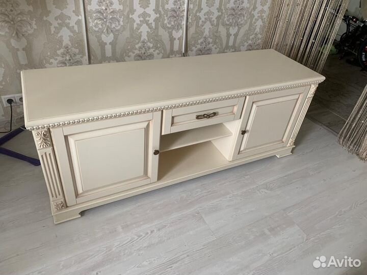 Тумба под телевизор