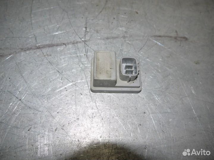 Реле омывателей Hilux