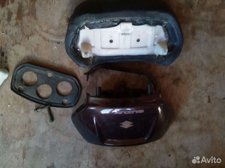 Спинка для макси скутера Suzuki SkyWave 650