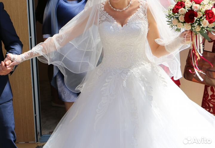 Свадебное платье