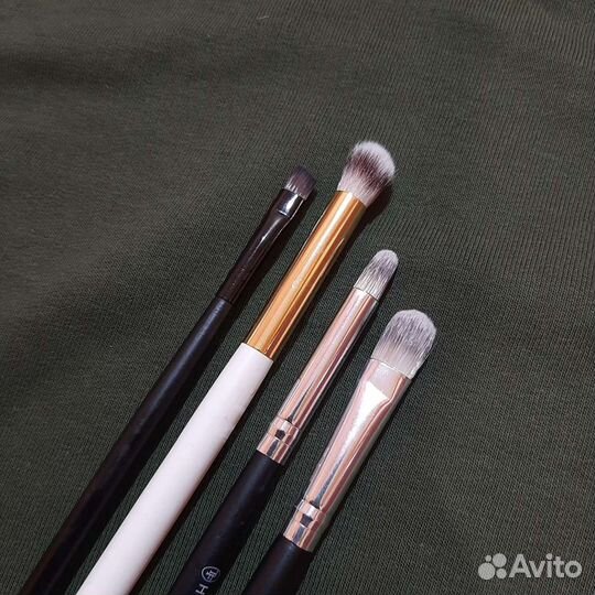 Кисти для теней
