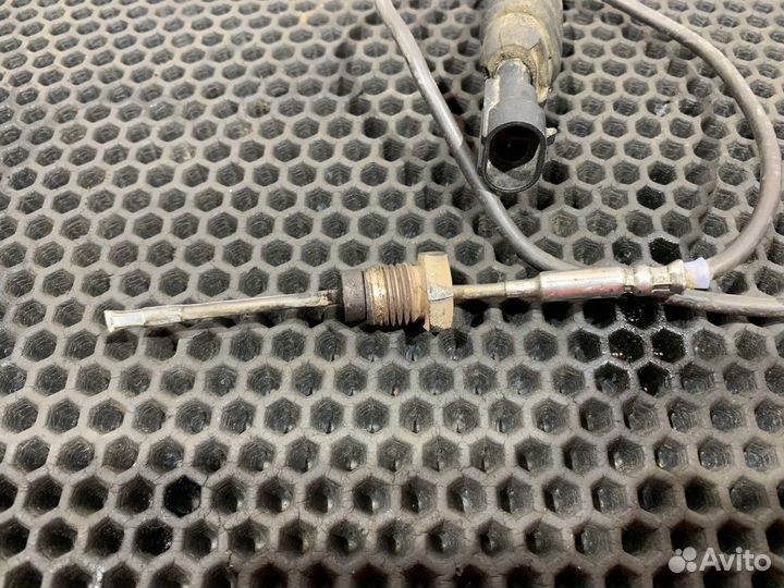 1810690 Датчик температуры выхлопных газов