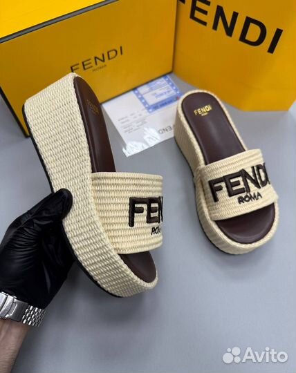 Fendi шлепки