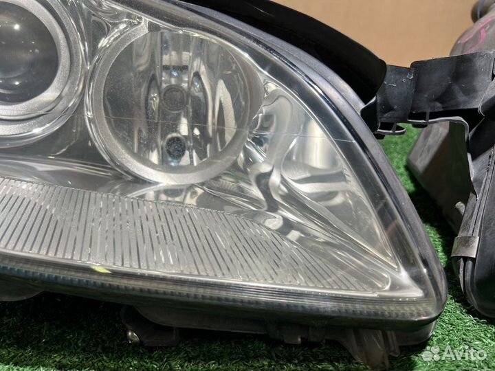 Комплект фар в сборе ксенон передний Mercedes-Benz