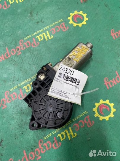 Моторчик стеклоподъемника передний правый Hyundai