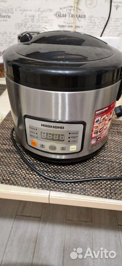 Мультиварка Redmond RMC-M4524