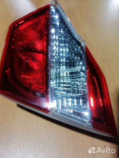 Фонарь задний правый внутренний Toyota Camry V50
