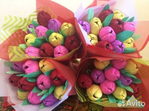 Тюльпаны к 8 марта (с конфетами)