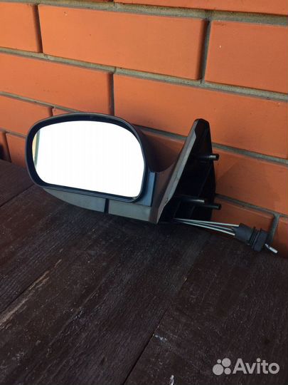 Зеркало боковое левое