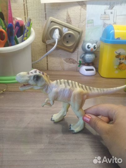 Игрушки для детей динозавры