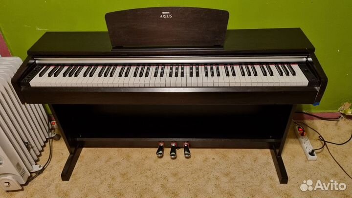 Цифровое пианино yamaha