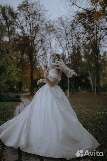 Свадебное платье со шлейфом 42-46