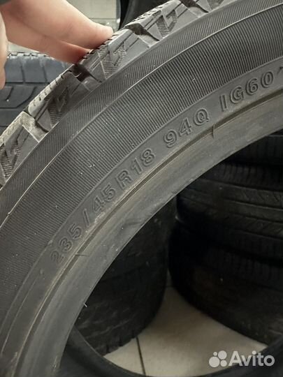 Yokohama Ice Guard IG60 235/45 R18 94Q