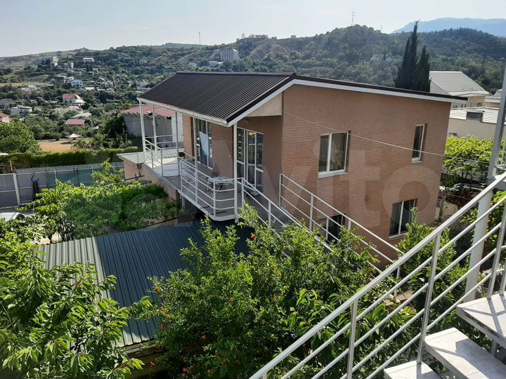 Дом 400 м² на участке 9 сот.