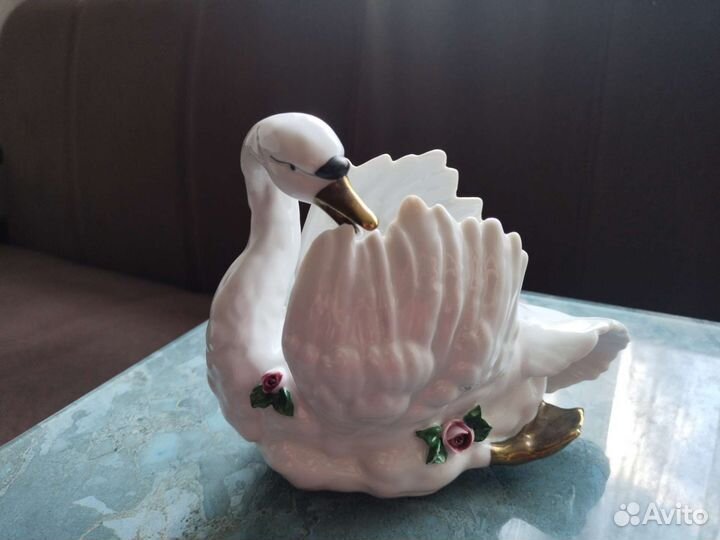 Фарфоровая статуэтка Лебедь Германия