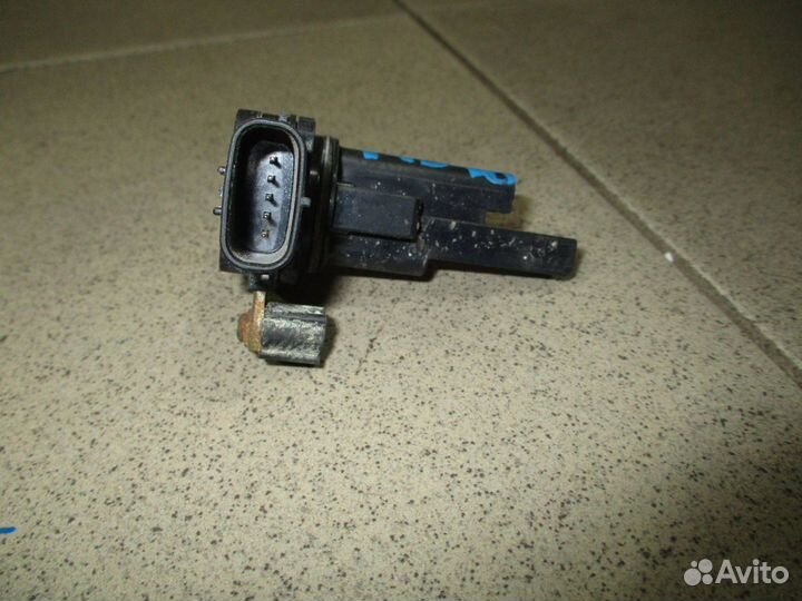 Расходомер воздуха Toyota Corolla (E150)