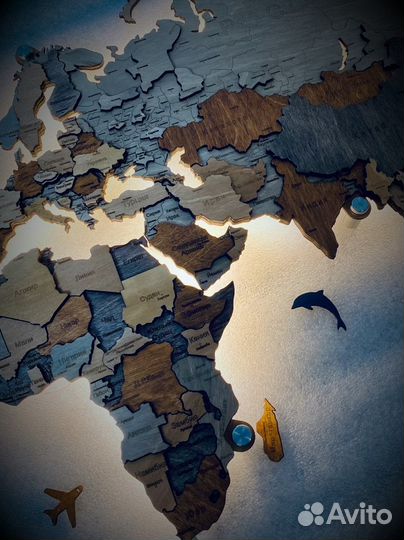 Карта мира из дерева