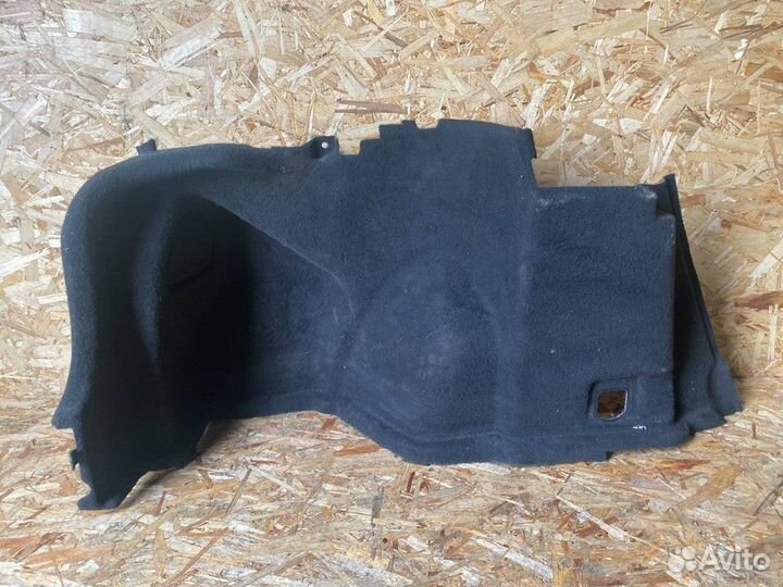 Обшивка багажника левая Toyota Avensis