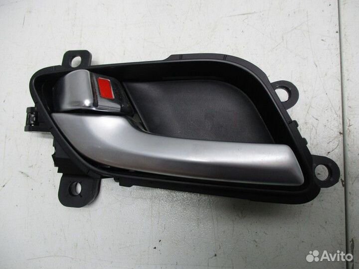 Ручка двери задней внутренняя левая Kia Quoris KH