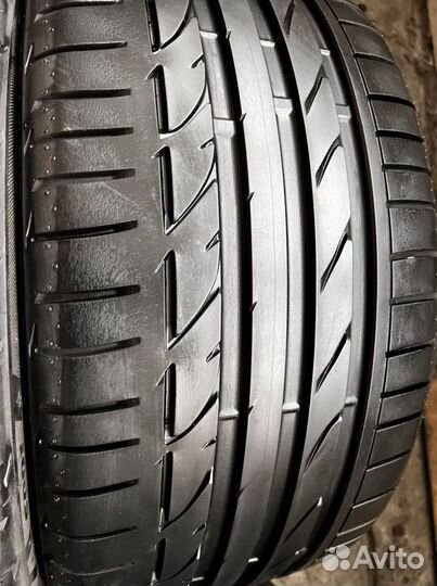 Bridgestone Potenza S001 245/35 R18