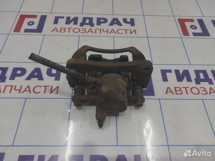 Суппорт тормозной задний правый Toyota Land Cruiser 100 47730-60100