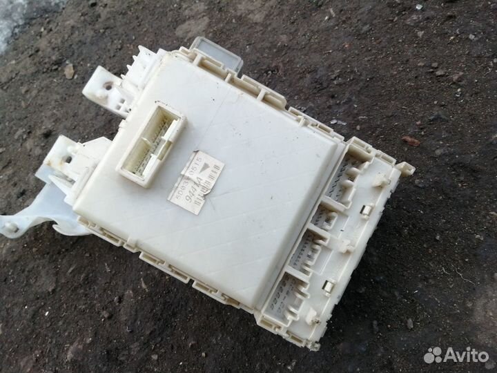 Блок предохранителей салона Toyota Vitz 90