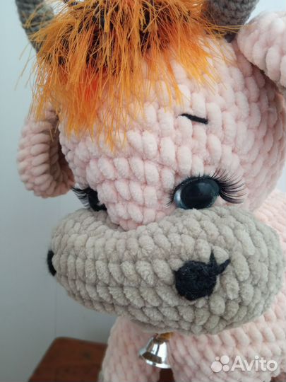 Вязаная игрушка Бычок