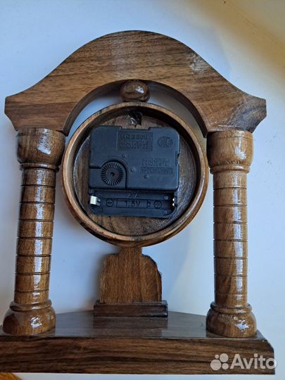 Часы деревянные
