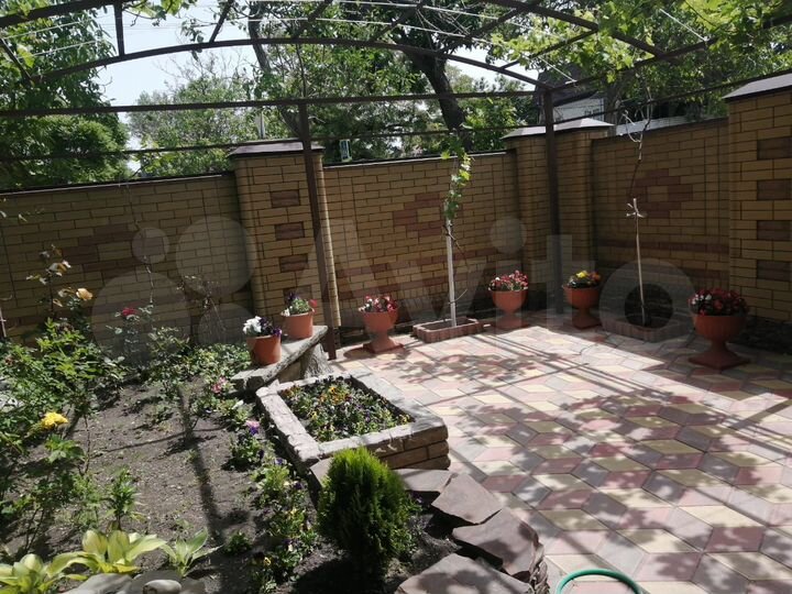 Дом 400 м² на участке 4 сот.