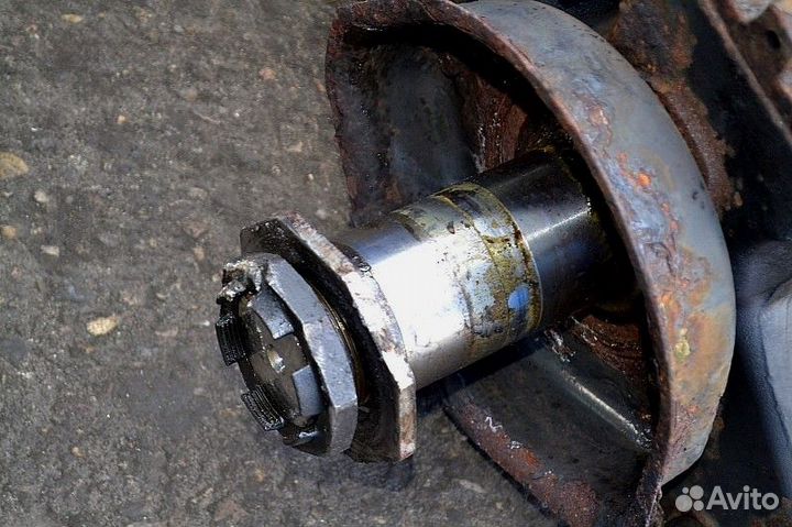 Поворотный кулак переднего моста, левый scania R-s