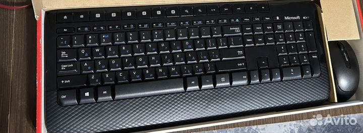 Беспроводная клавиатура и мышь microsoft