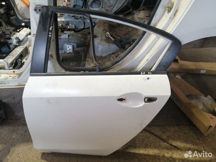 Дверь боковая задняя левая Mazda 3 BL Z6 2011