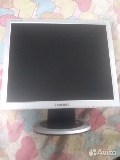 Монитор Samsung