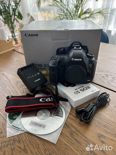 Зеркальный фотоаппарат canon 5d mark 3