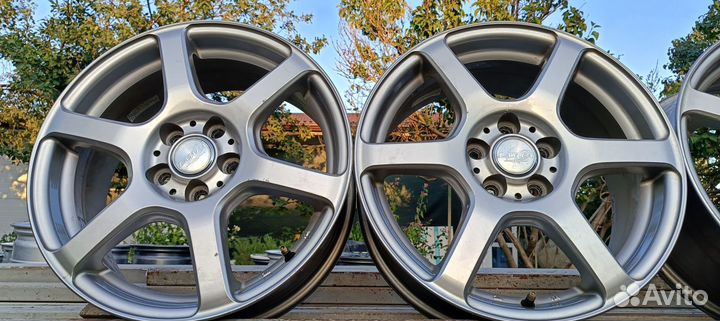 Комплект литья Yokohama Laycea R16/ 5*100 ET+48