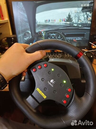 Руль Logitech Momo Racing