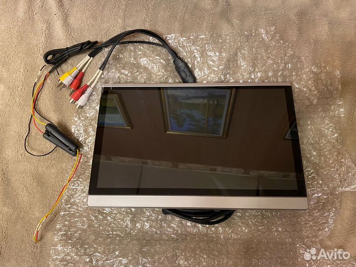 Автомобильный монитор на Андройд